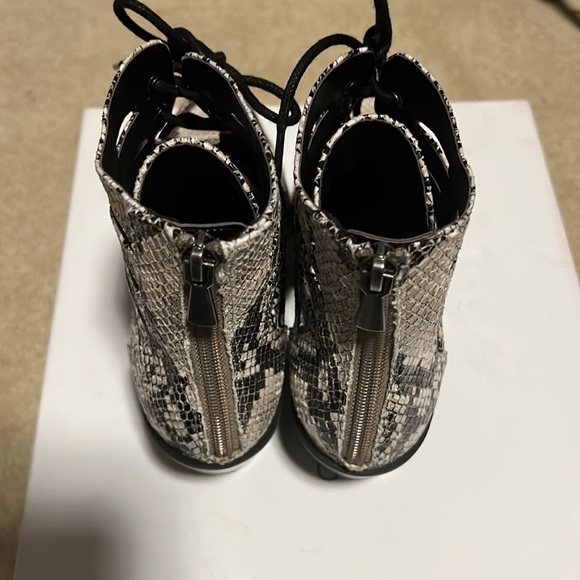 Snakeskin booties - Picture 3 of 6